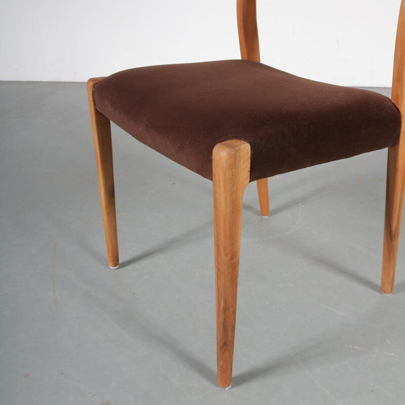 Set of 4 model 71 vintage dining chairs by Moller, Denmark, 1950s