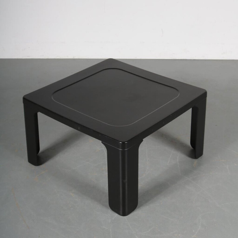 Vintage plastic coffee table by Dieter Rams for Vistoe