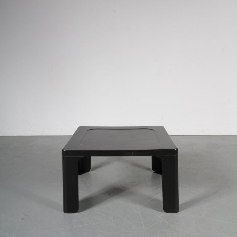 Vintage plastic coffee table by Dieter Rams for Vistoe