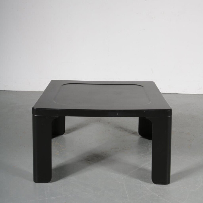 Vintage plastic coffee table by Dieter Rams for Vistoe