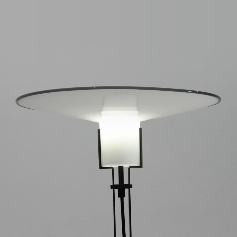 Lampadaire vintage en verre blanc et métal noir Italie, 1980