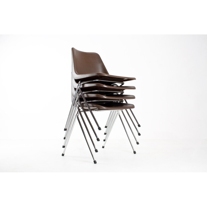 Suite de 4 chaises en métal et polyprolène Hille, Robin DAY - 1960