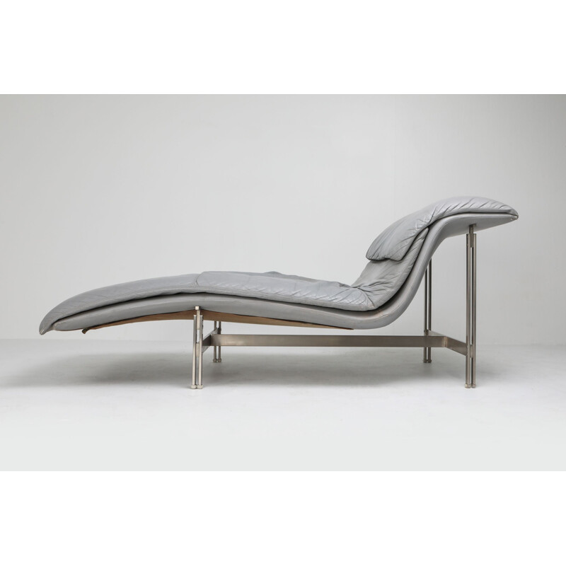 Vintage "the Wave" lounge chair in grey leather by Giovanni Offredi for Saporiti, 1974
