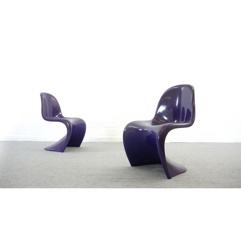 Pair of vintage Panton S-chairs in purple by Verner Panton for Herman Miller, 1971 and 1973