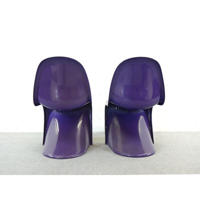 Pair of vintage Panton S-chairs in purple by Verner Panton for Herman Miller, 1971 and 1973