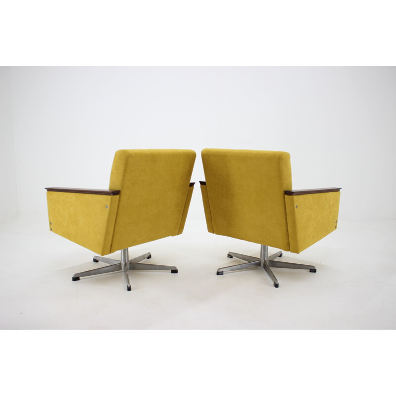 Set of 2 vintage swivel armchairs, Czechoslovakia, 1960s