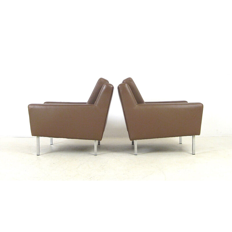 Set of 2 vintage armchairs in brown leather, 1960s