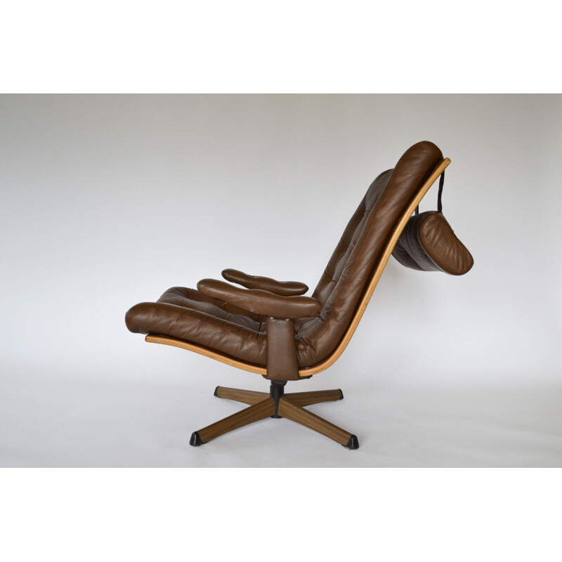 Vintage Swivel Leather Lounge Chair from Göte Möbler