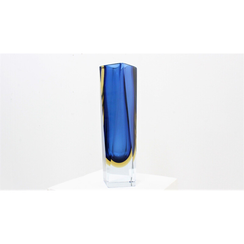 Murano glass sommerso vase by Mandruzzato, 1960s