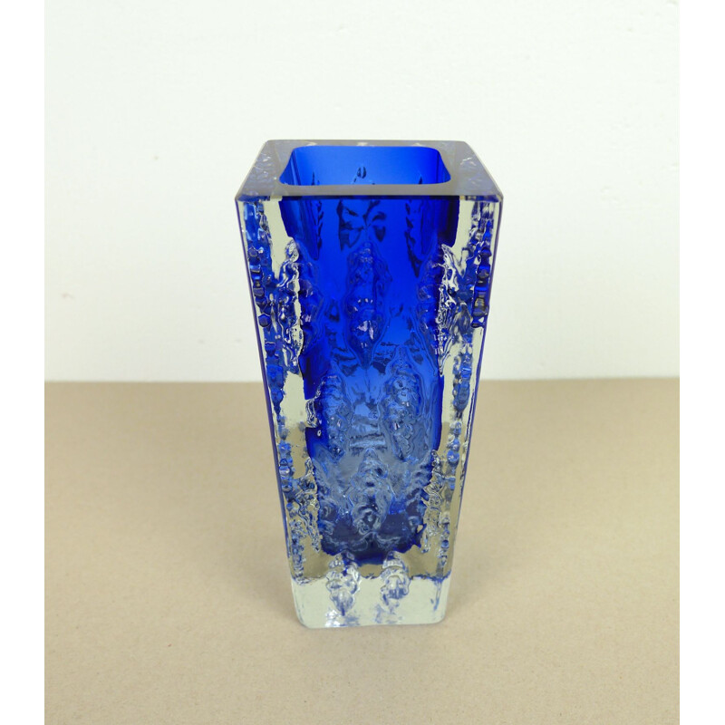 Vase en verre bleu vintage de Glashütte Kurt Wokan, Autriche 1970s