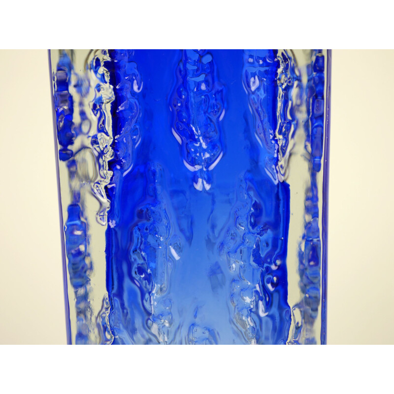 Vase en verre bleu vintage de Glashütte Kurt Wokan, Autriche 1970s