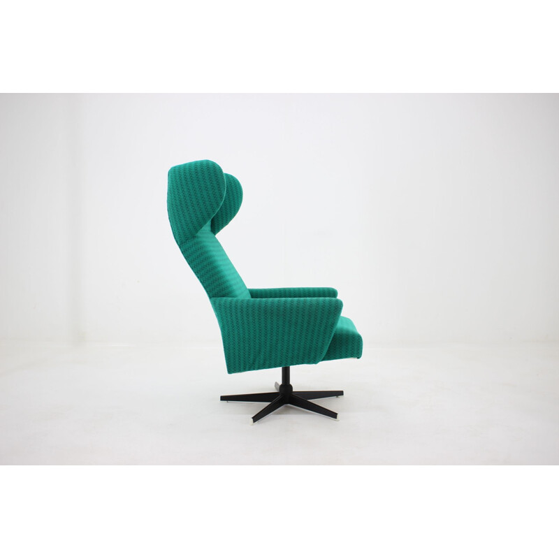 Vintage swivel wing green armchair, 1960s