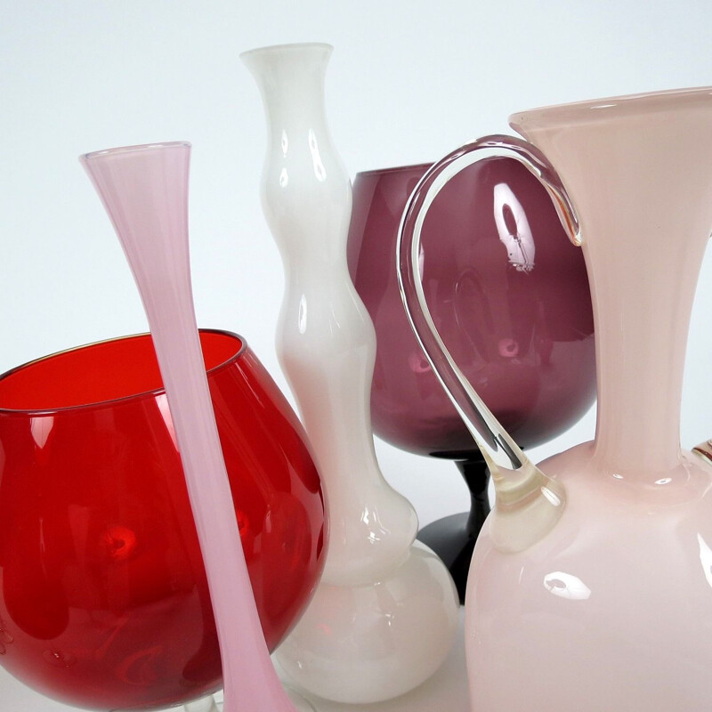 Set of 13 vintage red, pink and white glass pieces