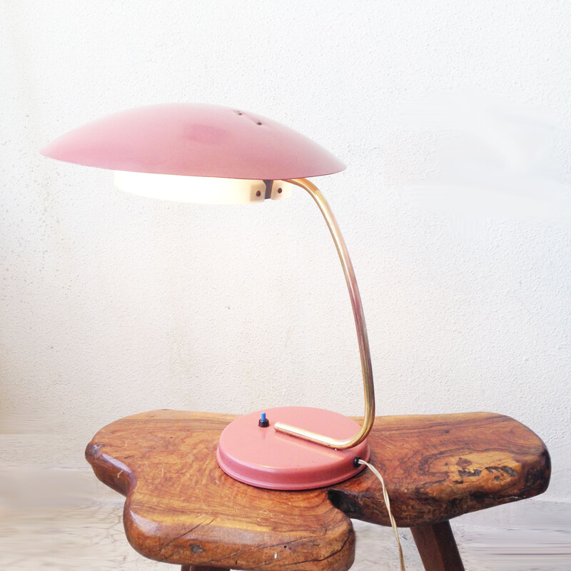 Lampe de bureau vintage en laiton laqué rose 1950