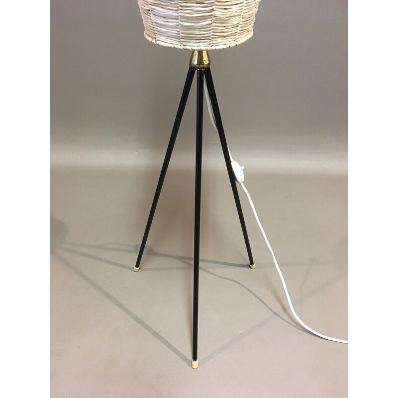 Vintage tripod lamppost design 1950