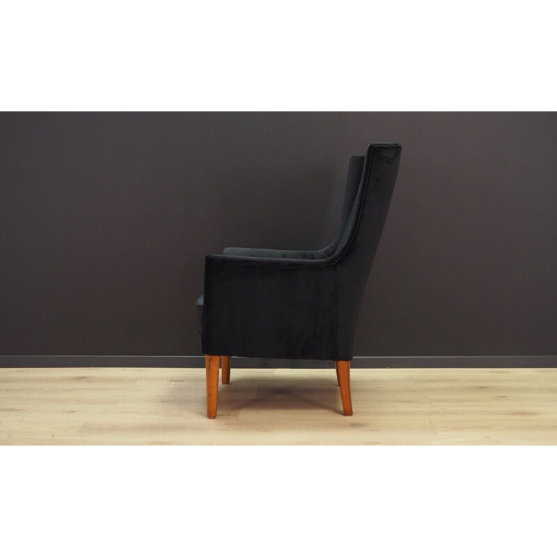 Vintage armchair in black velvet, 1960-1970