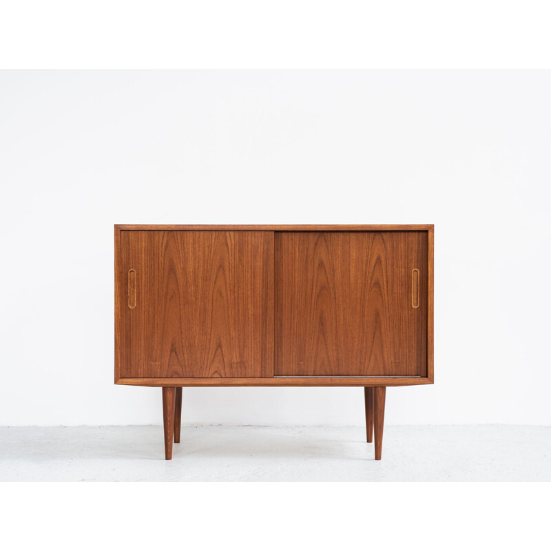 Small Danish sideboard in teak by Hundevad 1960s