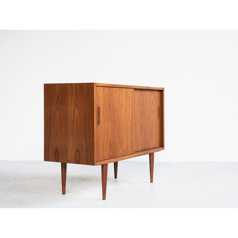 Small Danish sideboard in teak by Hundevad 1960s