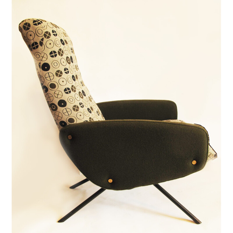Vintage armchair in "Maharam" fabric - 1950s