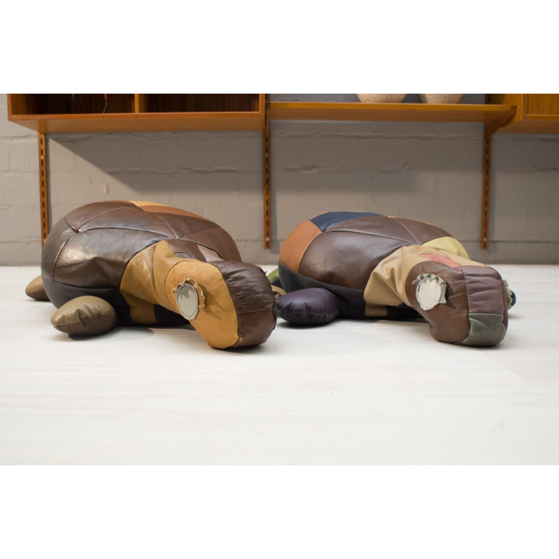 Ensemble de 2 poufs vintage tortue en cuir, 1960