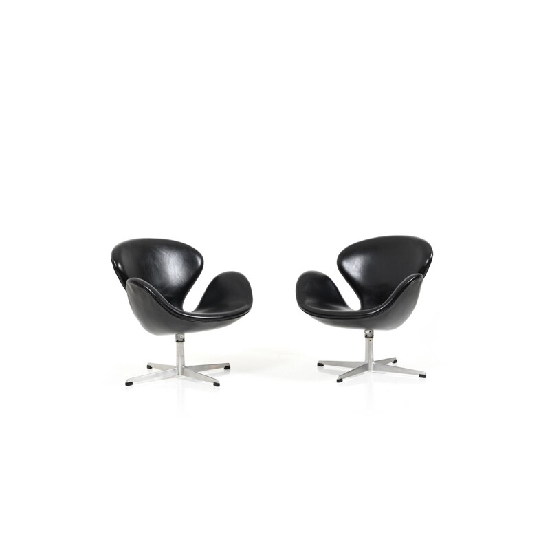 Vintage Swan Sesselpaar von Arne Jacobsen für Fritz Hansen, Dänemark 1963