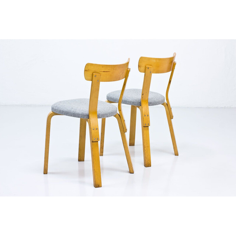 Pair of vintage Model 69 Chairs by Alvar Aalto