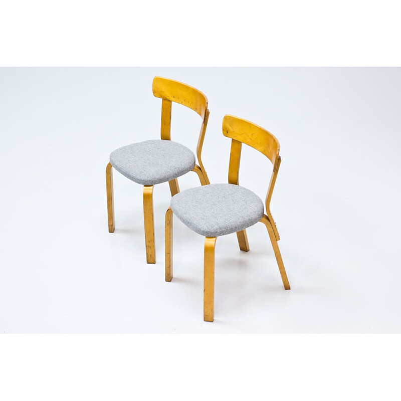 Pair of vintage Model 69 Chairs by Alvar Aalto