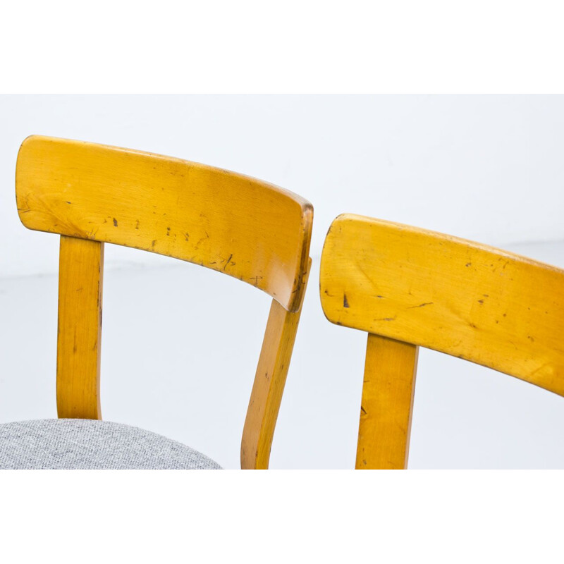 Pair of vintage Model 69 Chairs by Alvar Aalto