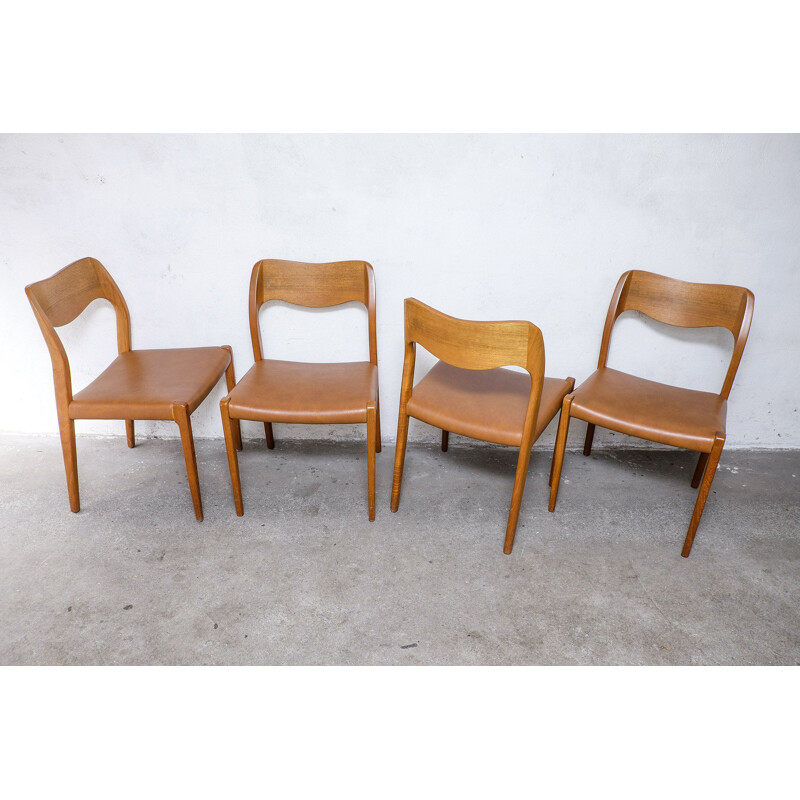 Ensemble de 4 chaises vintage en teck danois modèle 71 de Niels Otto Moller pour J.L. Mollers, 1970