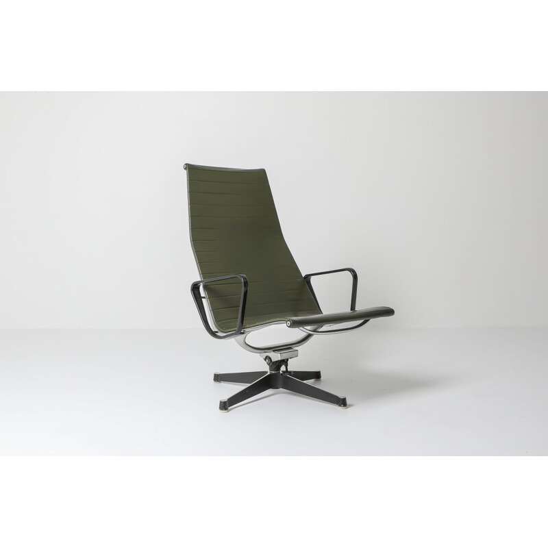 Pair of vintage EA124 lounge chairs Charles & Ray Eames in Green Leather by Herman Miller 1970