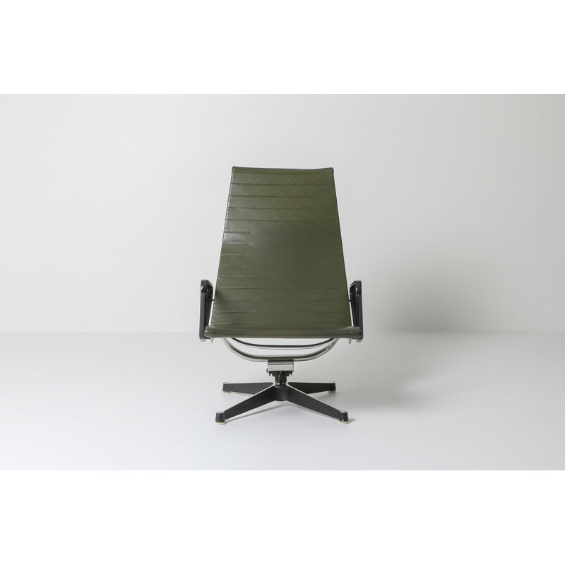 Pair of vintage EA124 lounge chairs Charles & Ray Eames in Green Leather by Herman Miller 1970