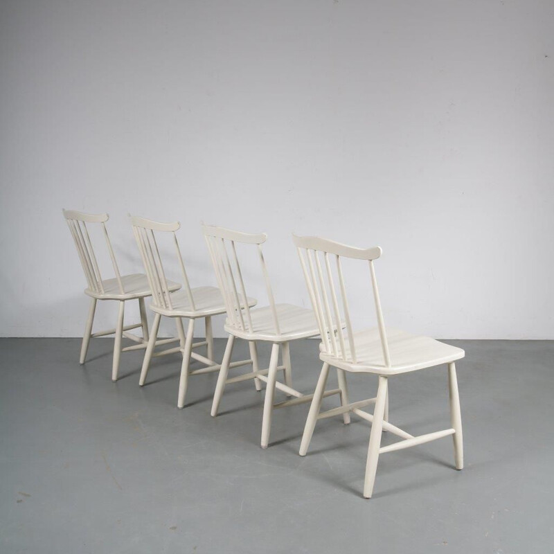 Ensemble de 4 chaises en bois blanc vintage par Hagafors 1960