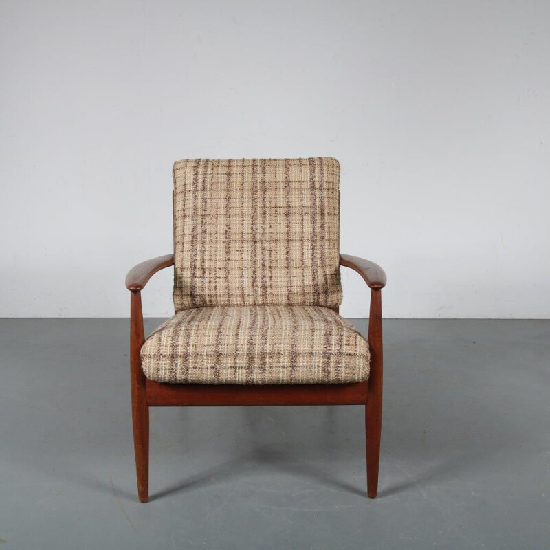 Loungestoel ontworpen door Grete Jalk, vervaardigd door Frankrijk en Daverkosen in Denemarken in 1950