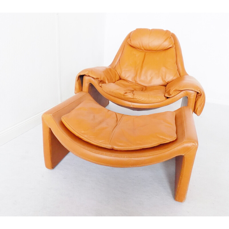 Vintage P60 leather lounge chair with ottoman by Vittorio Introini for Saporiti, 1962