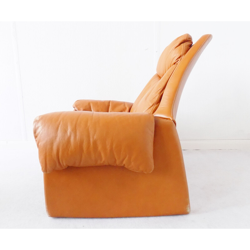 Vintage P60 leather lounge chair with ottoman by Vittorio Introini for Saporiti, 1962