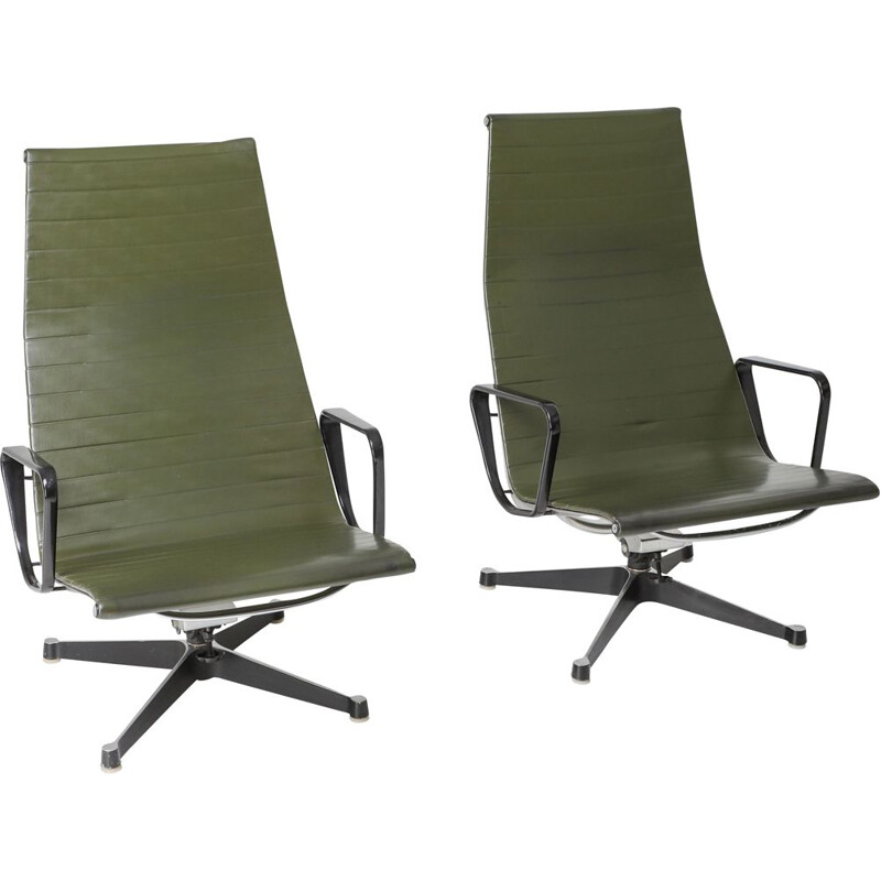 Pair of vintage EA124 lounge chairs Charles & Ray Eames in Green Leather by Herman Miller 1970