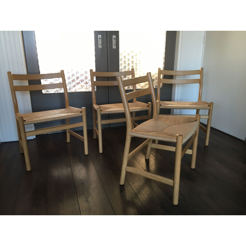 Set of 4 oak vintage dining chairs by Hans J. Wegner for Carl Hansen & Søn, 1970s