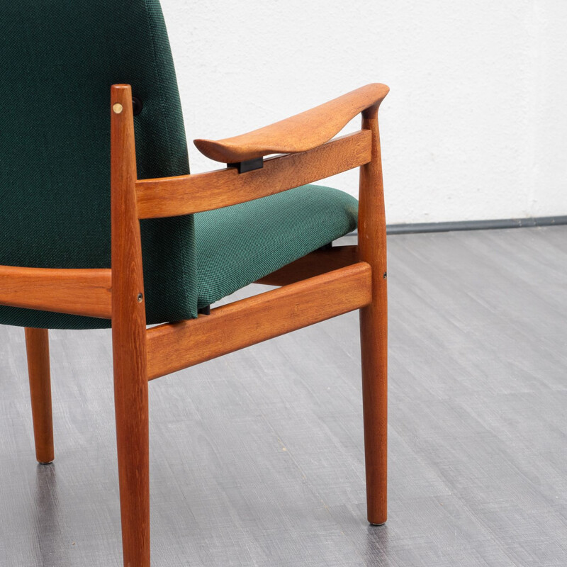 Vintage danish armchair by Finn Juhl, model FD192, professionally restored 1960