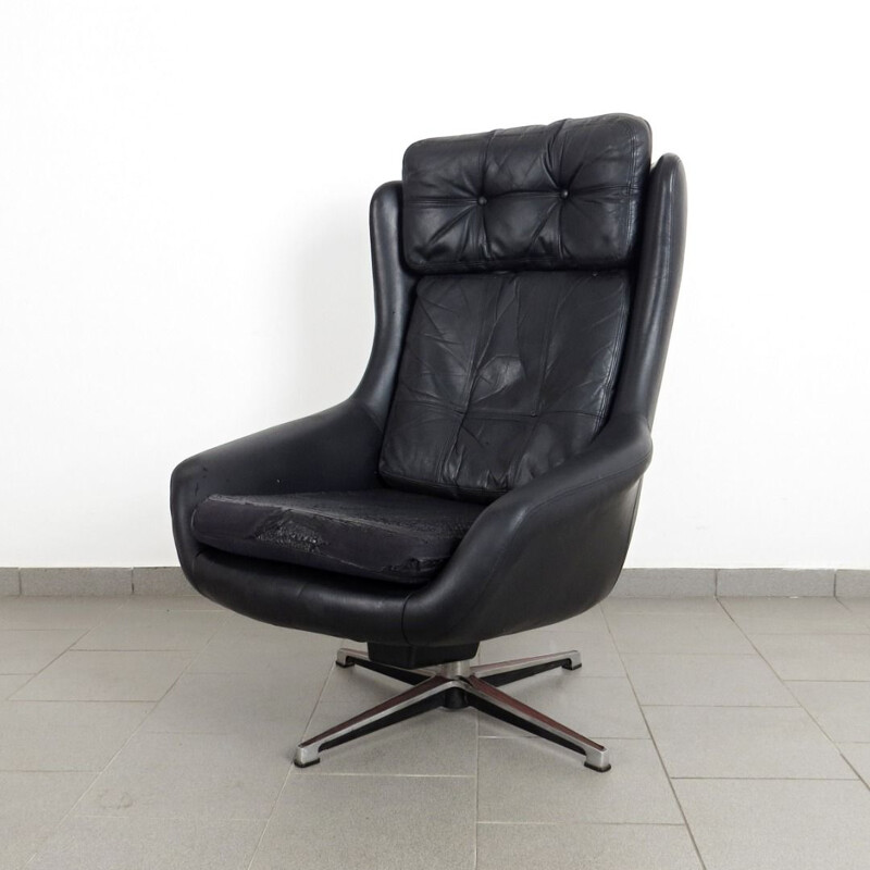 Vintage black leather armchair, 1970