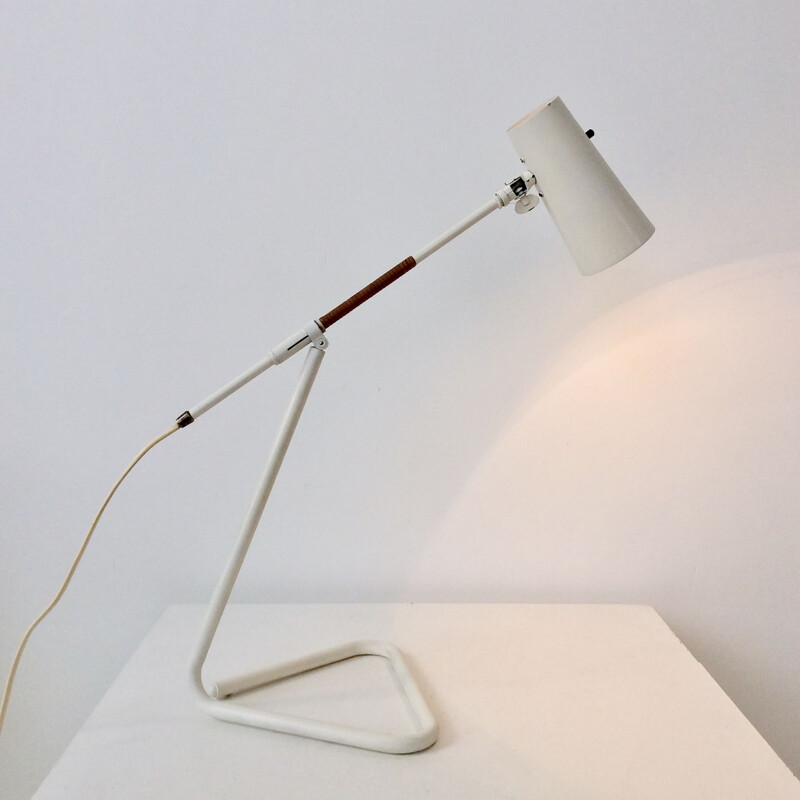 Vintage Scandinavian table lamp in white lacquered metal and rattan, 1950.