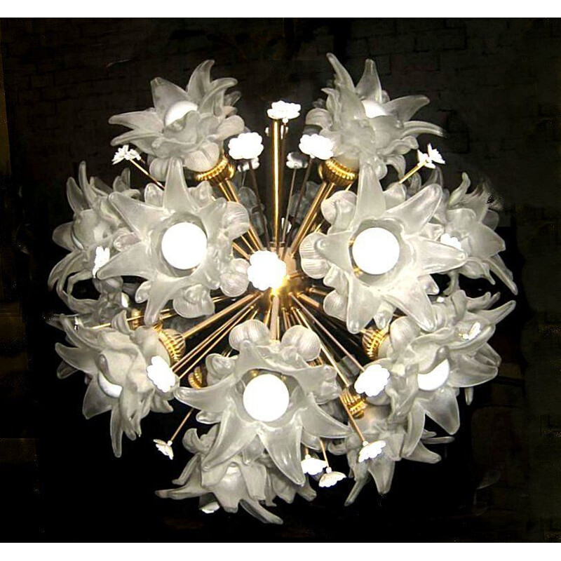 Lustre vintage en opaline et laiton, 1960