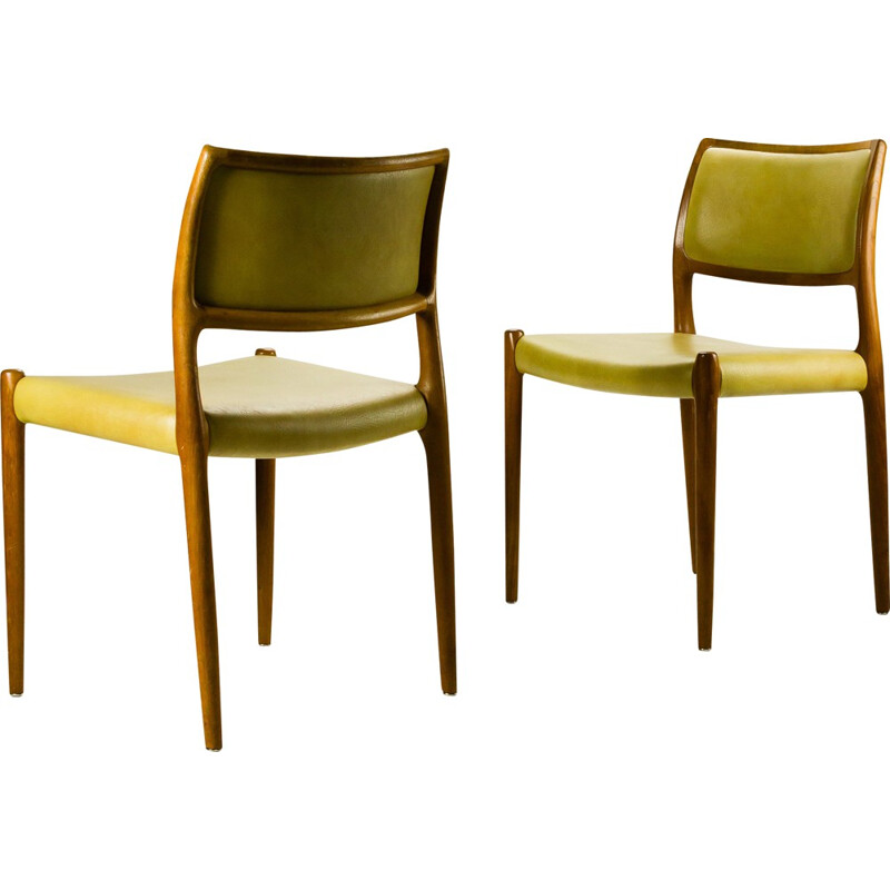 Paire de chaise en teck et simili-cuir, Niels Otto MOLLER - 1960