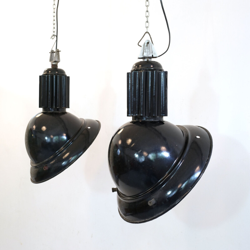 Ensemble de 2 suspensions vintage industrielles noires, 1960