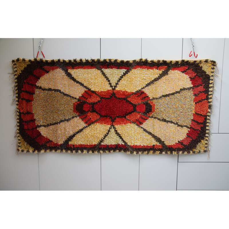 Vintage Rya rug in yellow and red wool, Sweden 1960