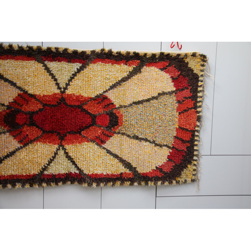 Vintage Rya rug in yellow and red wool, Sweden 1960