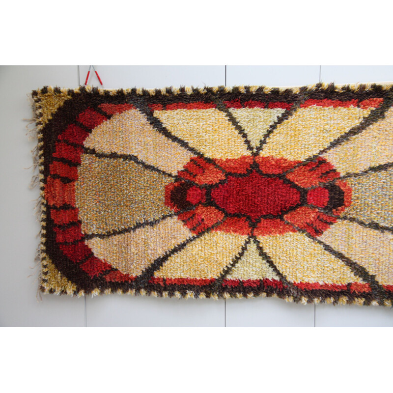 Vintage Rya rug in yellow and red wool, Sweden 1960