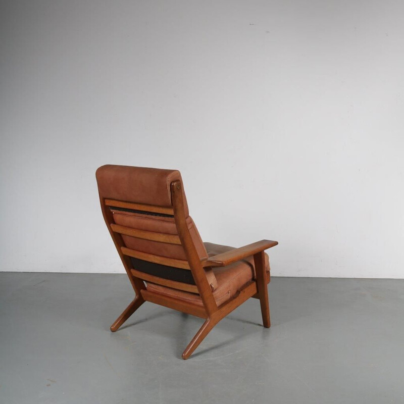 Vintage oak lounge chair  designed by Hans J. Wegner, manufactured by Getama 1950