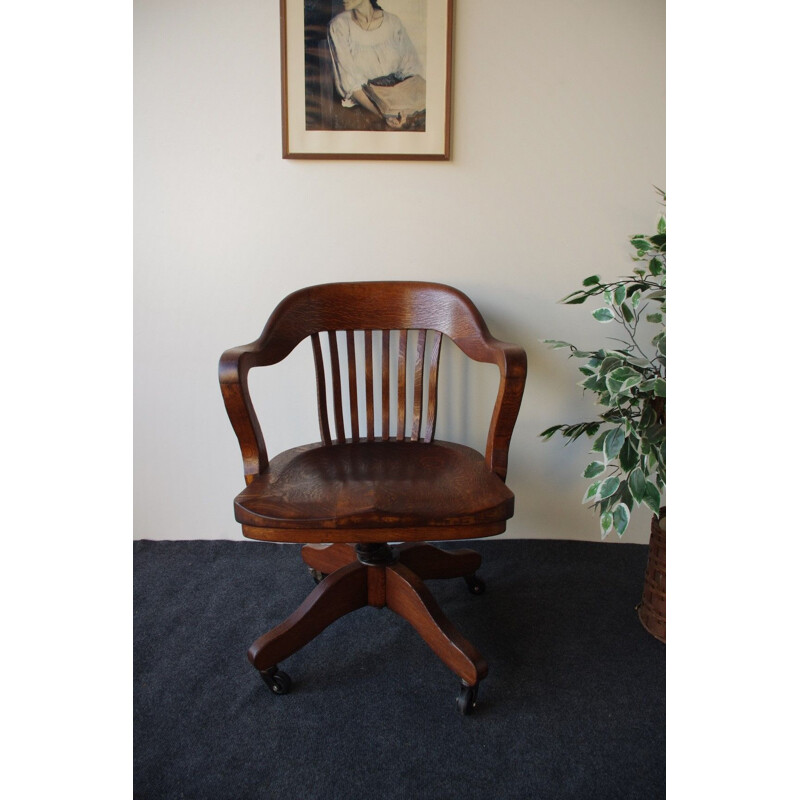 Vintage swivel desk chair by Taylor Comfortable chairs