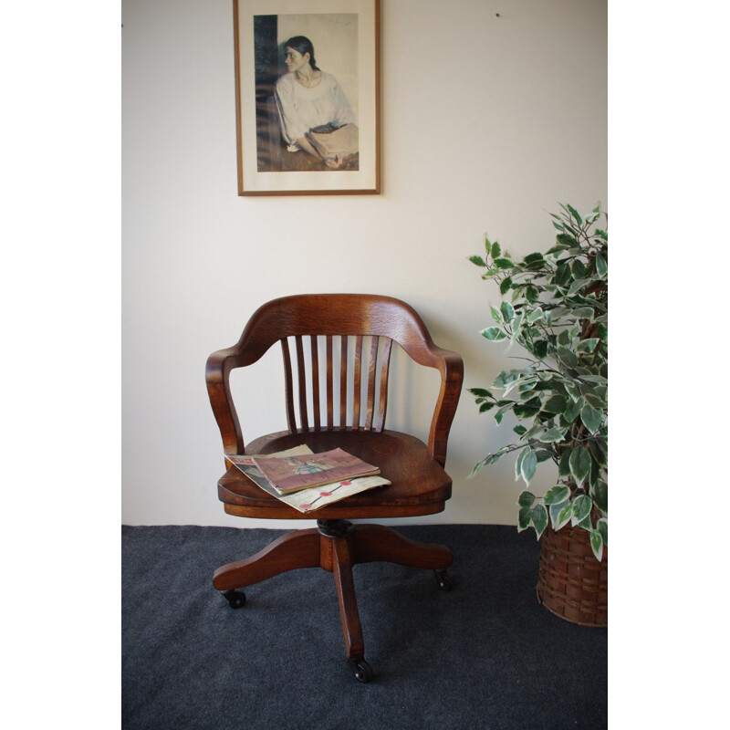 Vintage swivel desk chair by Taylor Comfortable chairs