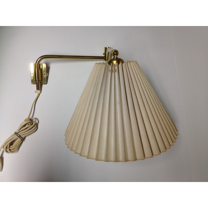 Vintage Scandinavian wall lamp in brass and fabric - 1960s